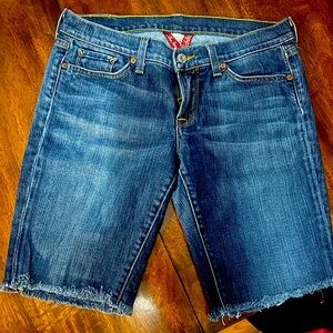 🍀 Lucky Brand 8/29 Jean shorts raw edge EUC